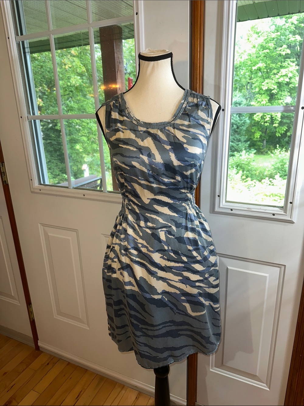 Banana Republic Silk Blue and White Sleeveless Zebra-Stripe Dress